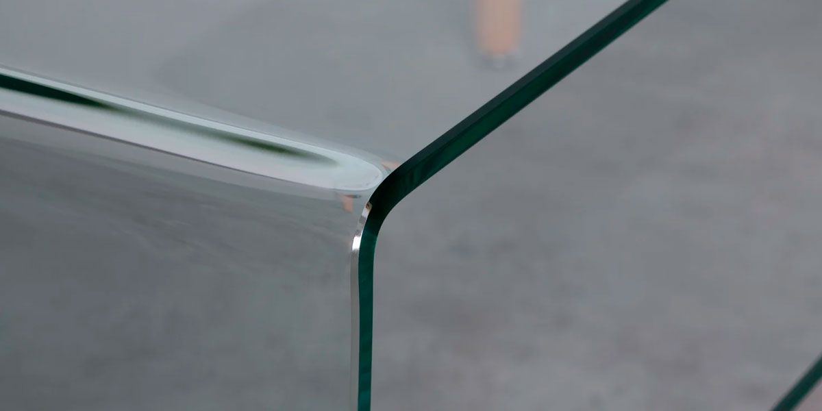 Detalle del cristal de la mesa Klod